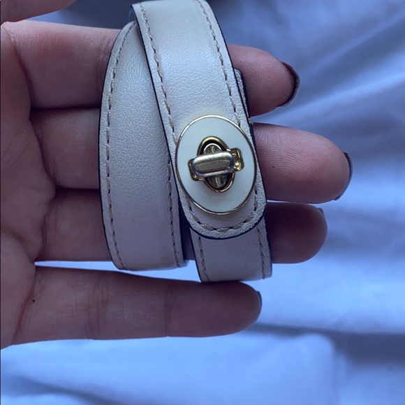 Coach turn lock double wrap white bracelet - Picture 7 of 9